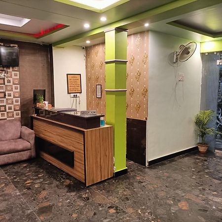 Hotel Picasso Varanasi Prime Location Exteriör bild