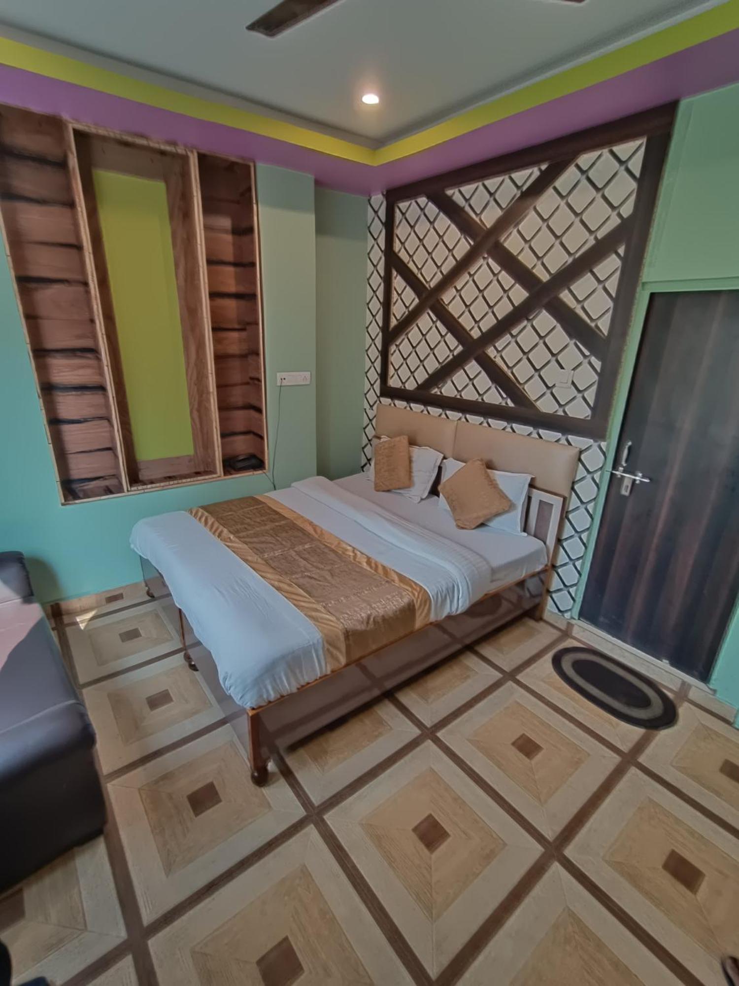 Hotel Picasso Varanasi Prime Location Exteriör bild