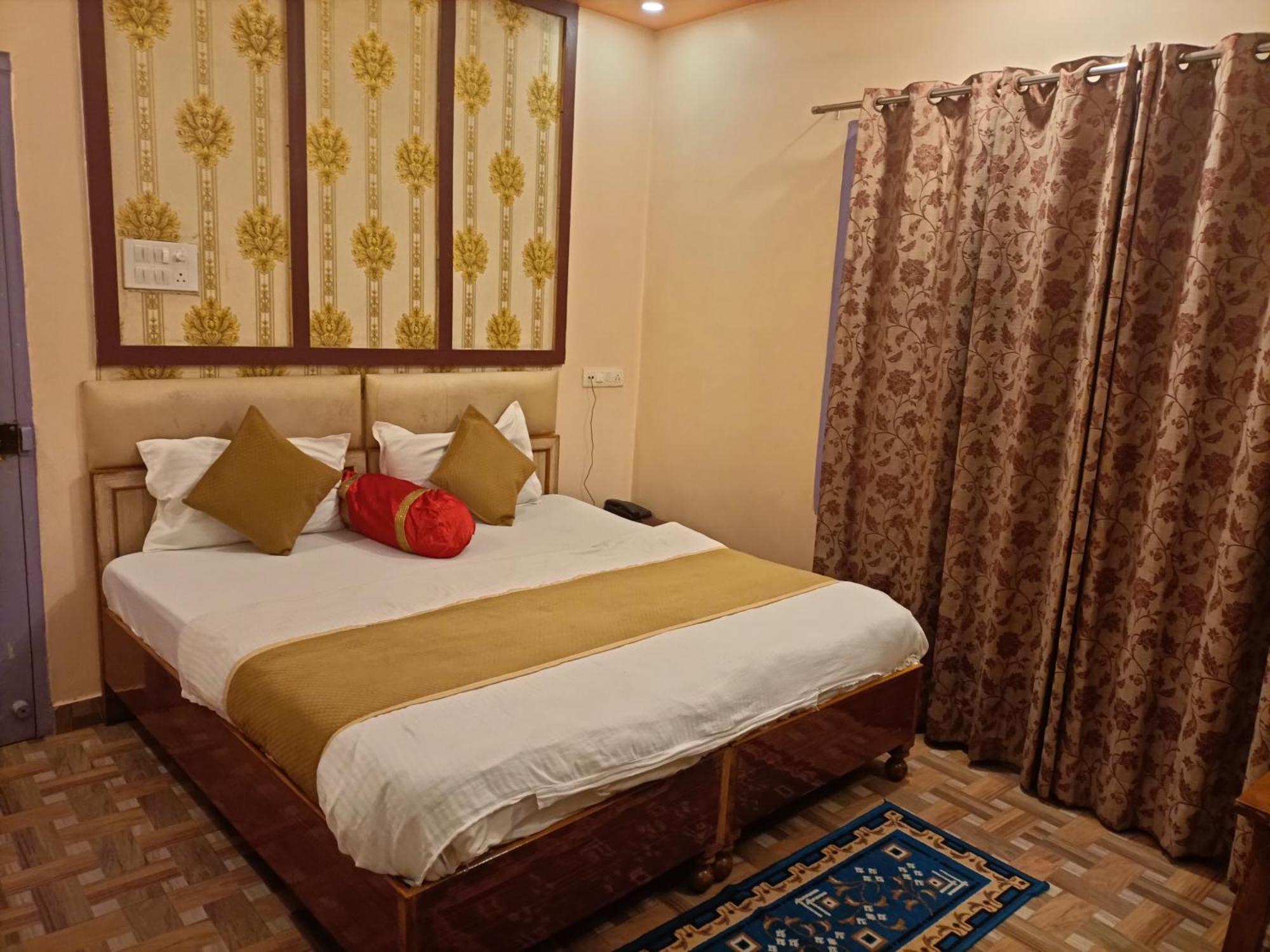 Hotel Picasso Varanasi Prime Location Exteriör bild