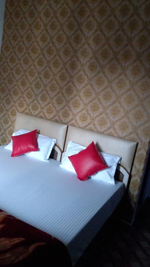 Hotel Picasso Varanasi Prime Location Exteriör bild