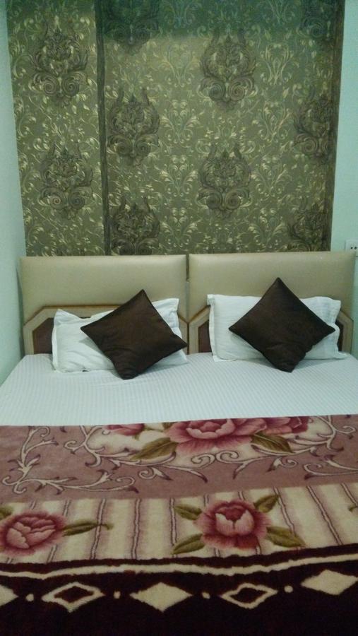 Hotel Picasso Varanasi Prime Location Exteriör bild