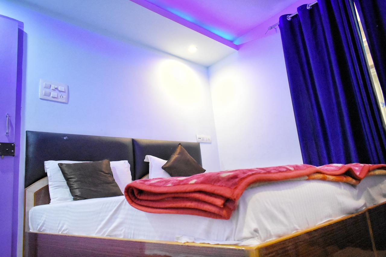 Hotel Picasso Varanasi Prime Location Exteriör bild
