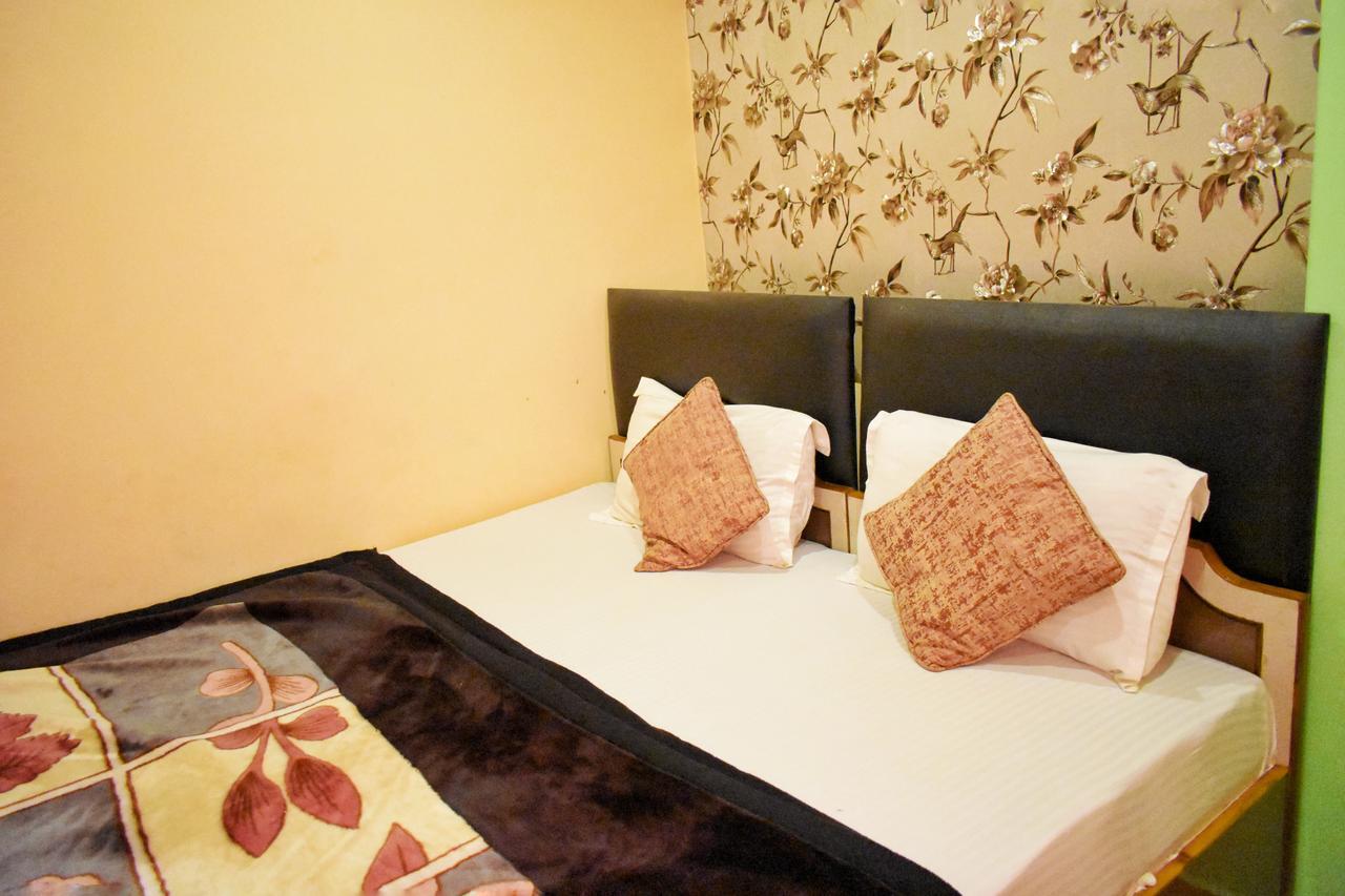 Hotel Picasso Varanasi Prime Location Exteriör bild